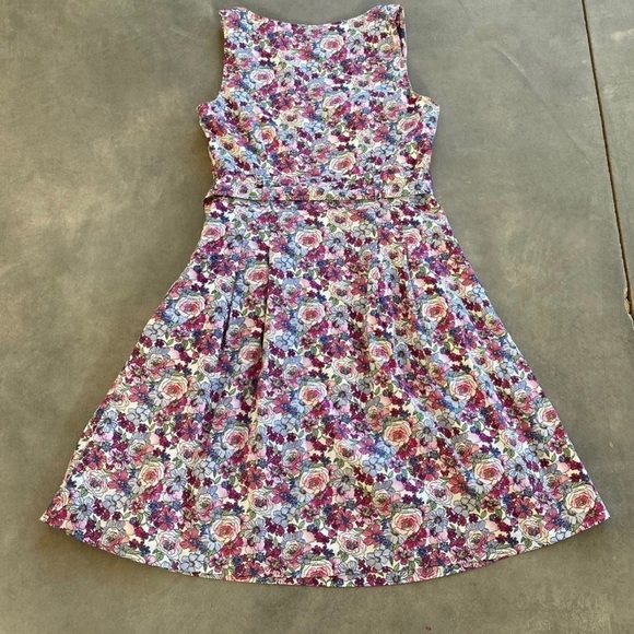 Tommy Hillfiger Size 6 floral dress - Picture 2 of 5